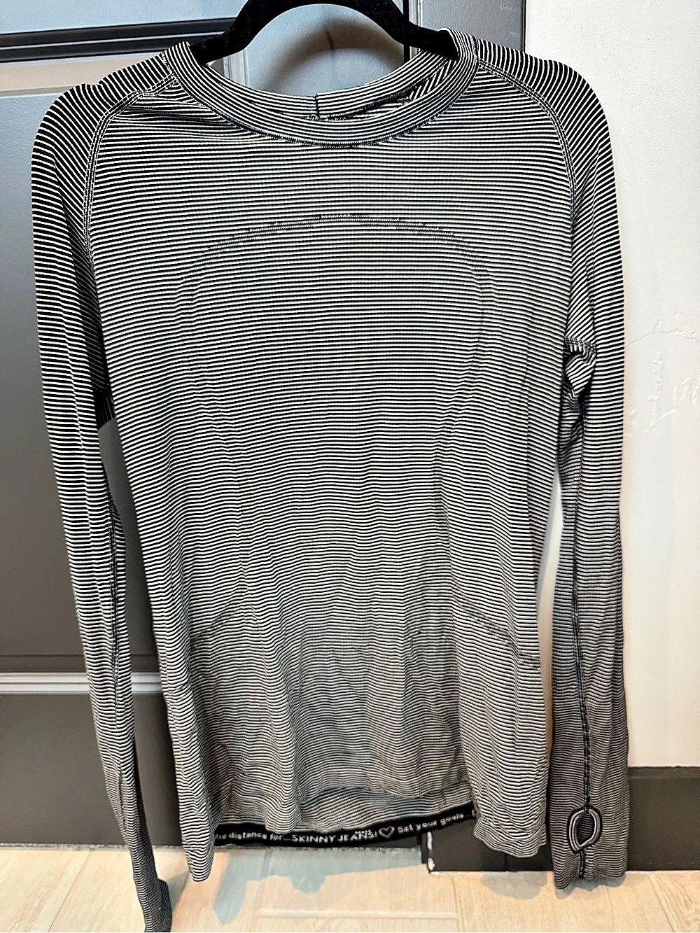 lululemon Swiftly Tech Long Sleeve Crew Striped Top Black & White
